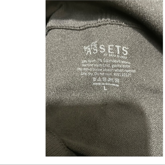 Assets by sara blakley womens black leggings size large Spanx maker. - Picture 10 of 10